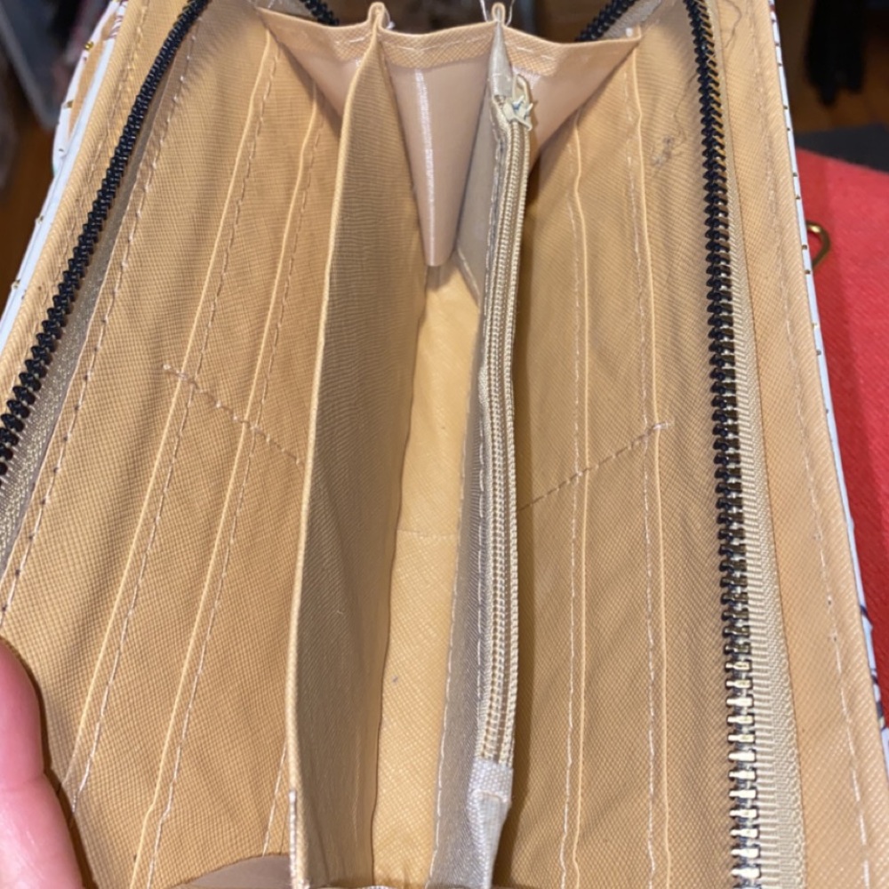 Wallets - Picture 2 of 4